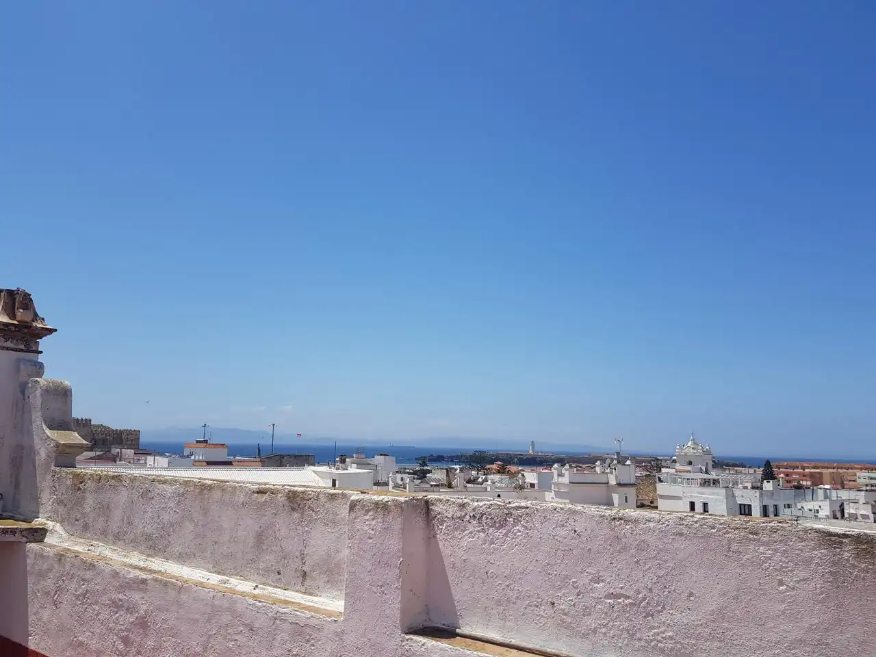 Vista exterior de Edificio en venta en Tarifa