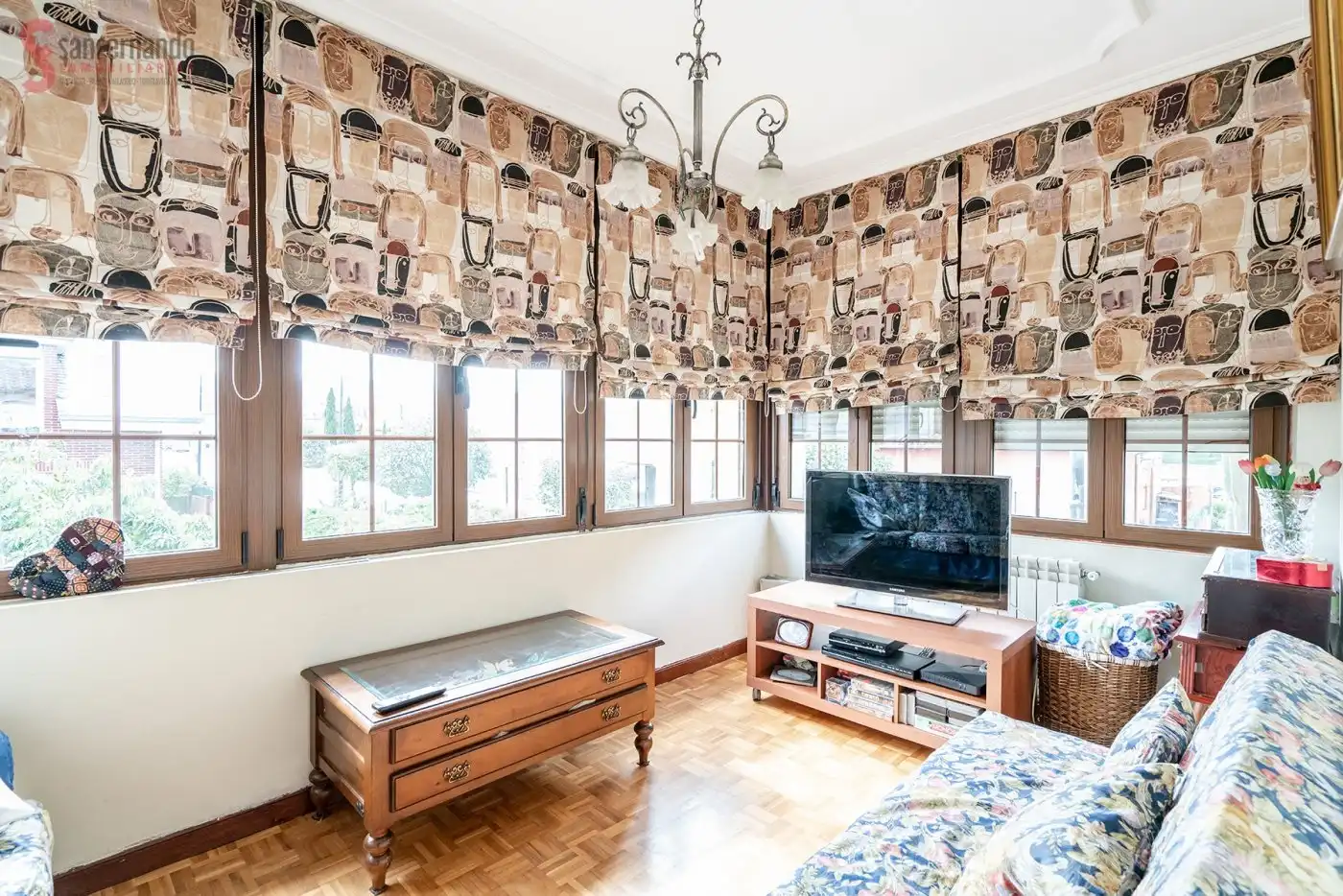 Sala de estar de Casa o chalet en venta en Torrelavega  con Calefacción, Jardín privado y Parquet