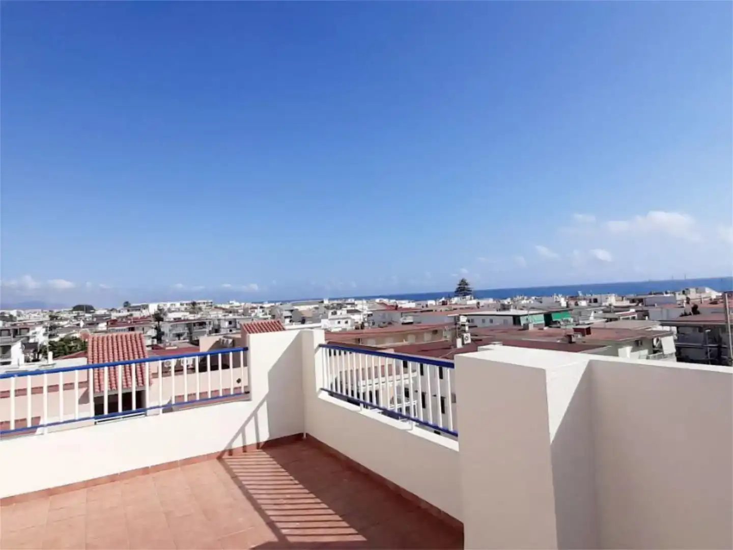 Exterior view of Flat for sale in Oliva  with Balcony