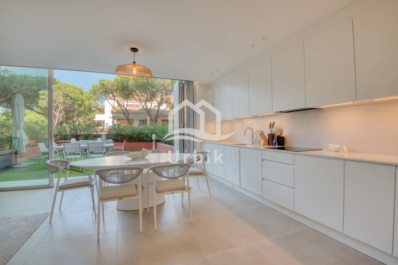 Cocina de Piso en venta en Castell d'Aro, Platja d'Aro i s'Agaró con Aire acondicionado, Jardín privado y Terraza