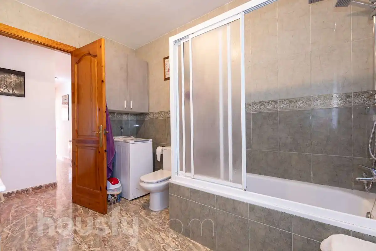 Baño de Casa o chalet en venta en Sarral con Aire acondicionado, Calefacción y Jardín privado