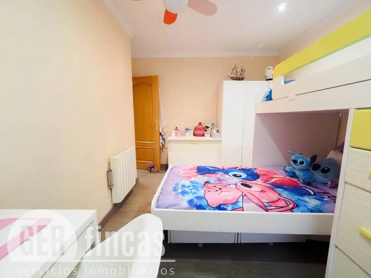 Habitación de Casa o chalet en venta en Terrassa con Aire acondicionado, Calefacción y Jardín privado