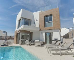 Piscina de Casa o xalet en venda en Orihuela amb Aire condicionat, Jardí privat i Terrassa
