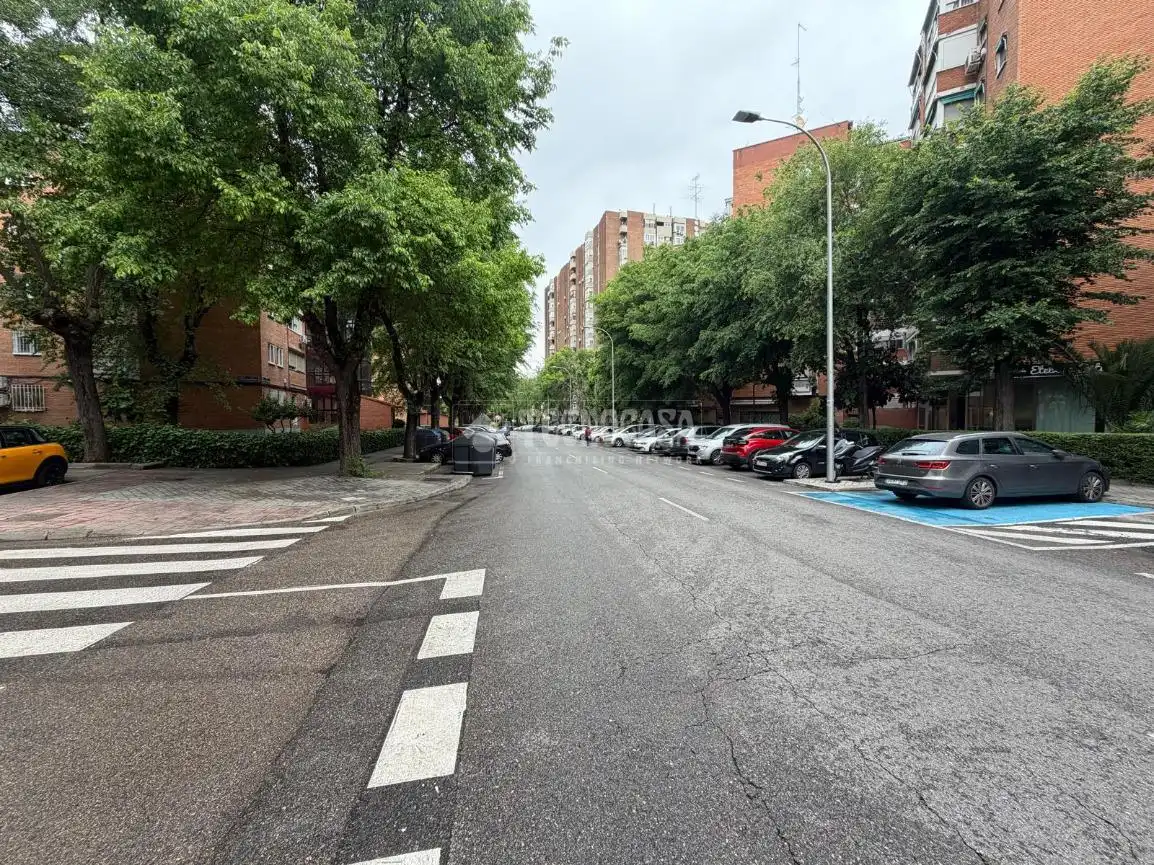 Exterior view of Flat for sale in Madrid  with Heating, Terrace and Balcony