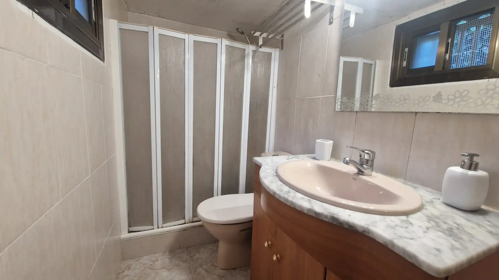Bany de Apartament en venda en Castelldefels amb Aire condicionat i Alarma