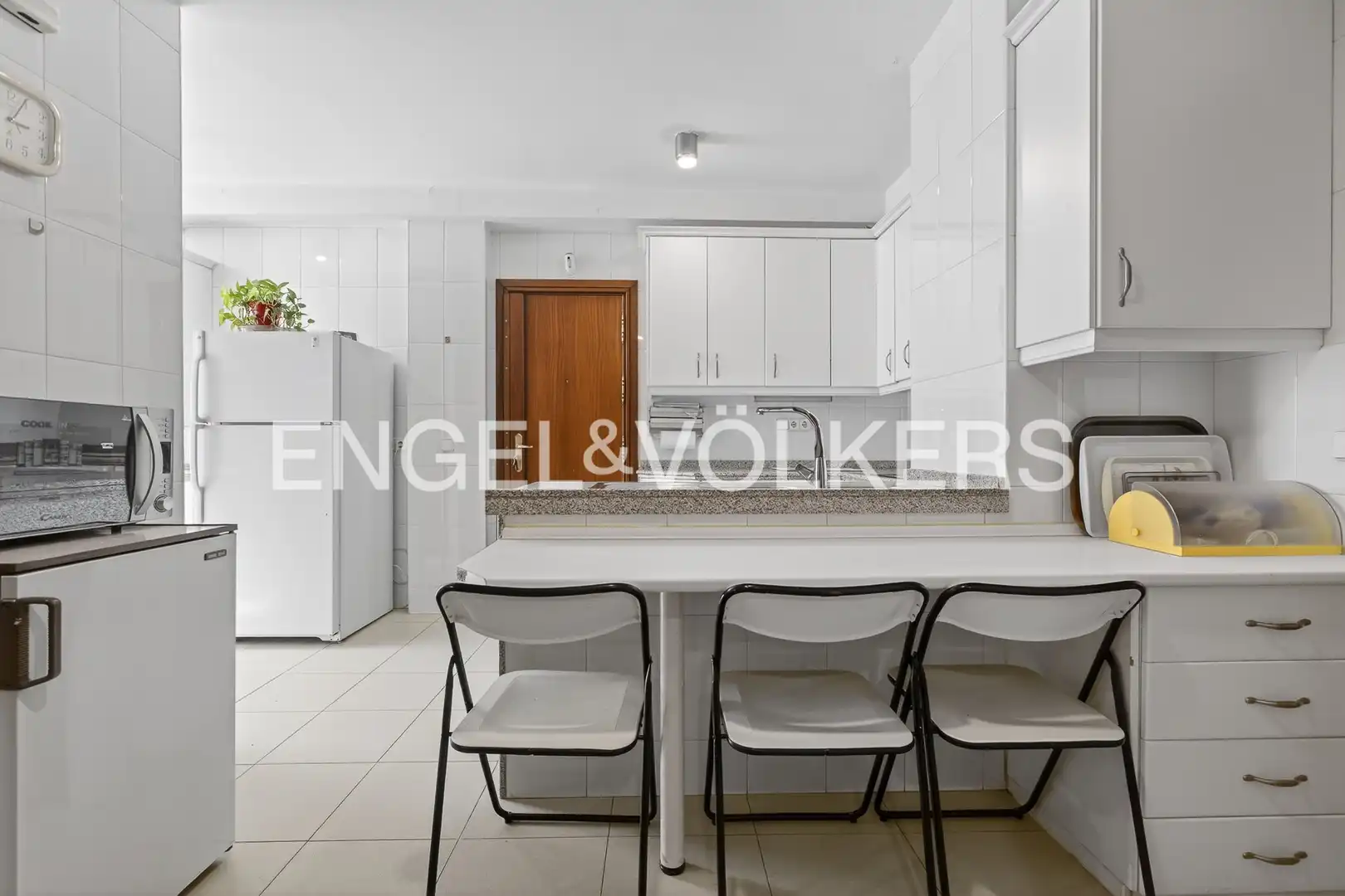 Kitchen of Flat for sale in Sevilla  with Air Conditioner, Heating and Balcony