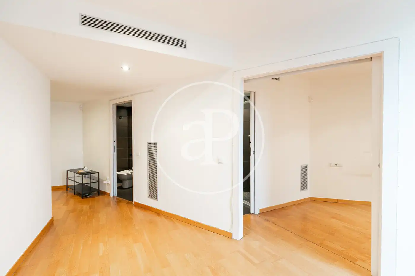 Dachboden zum Verkauf in Barcelona mit Klimaanlage, Heizung und Terrasse