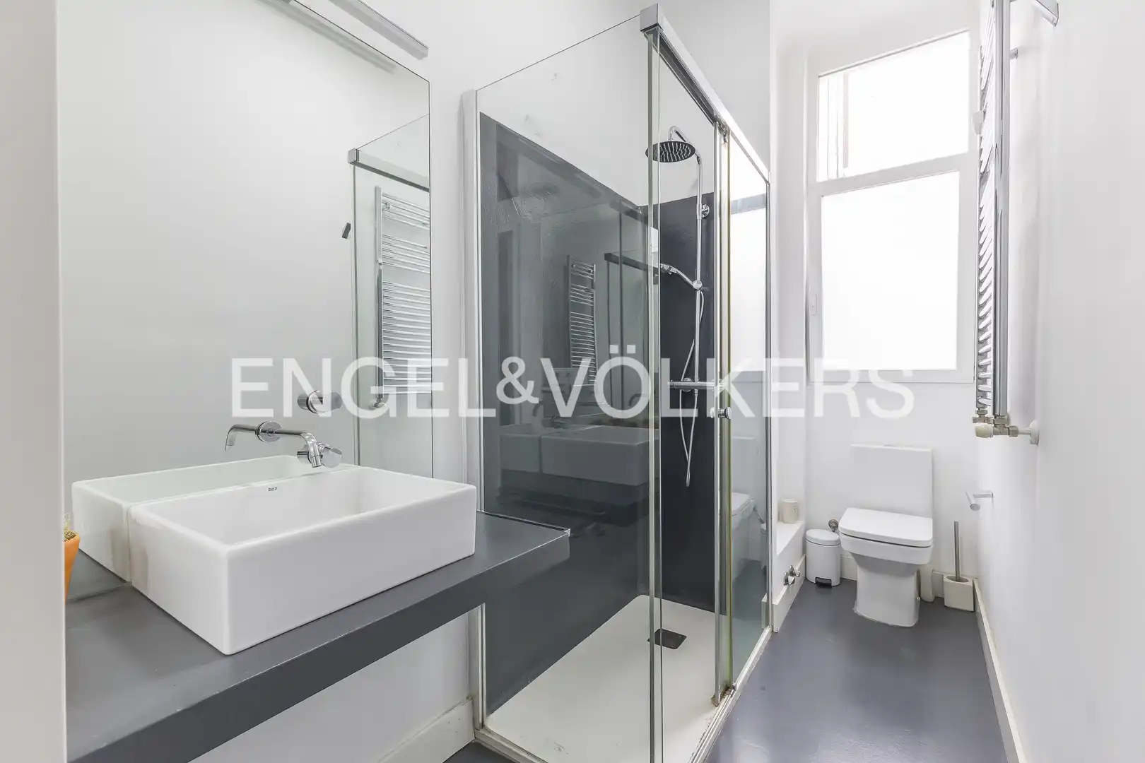 Bathroom of Apartments for sale in Madrid  with Air Conditioner, Heating and Terrace