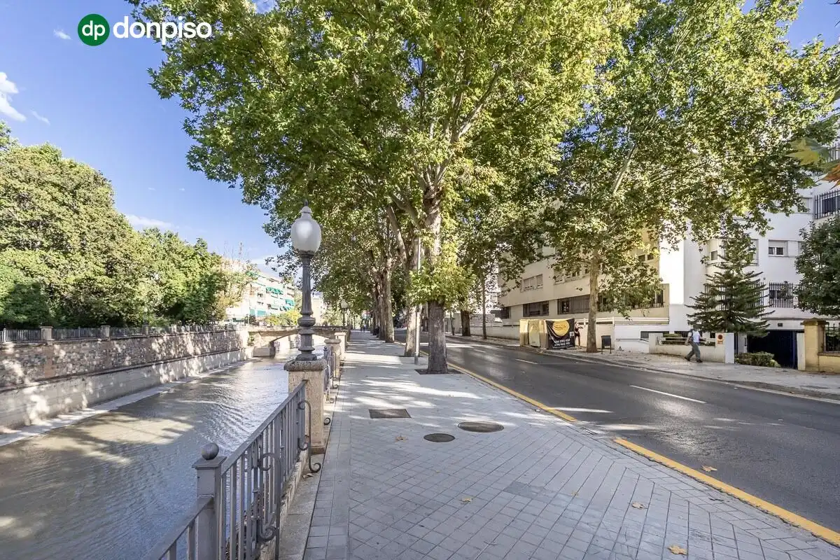 Vista exterior de Piso en venta en Genil