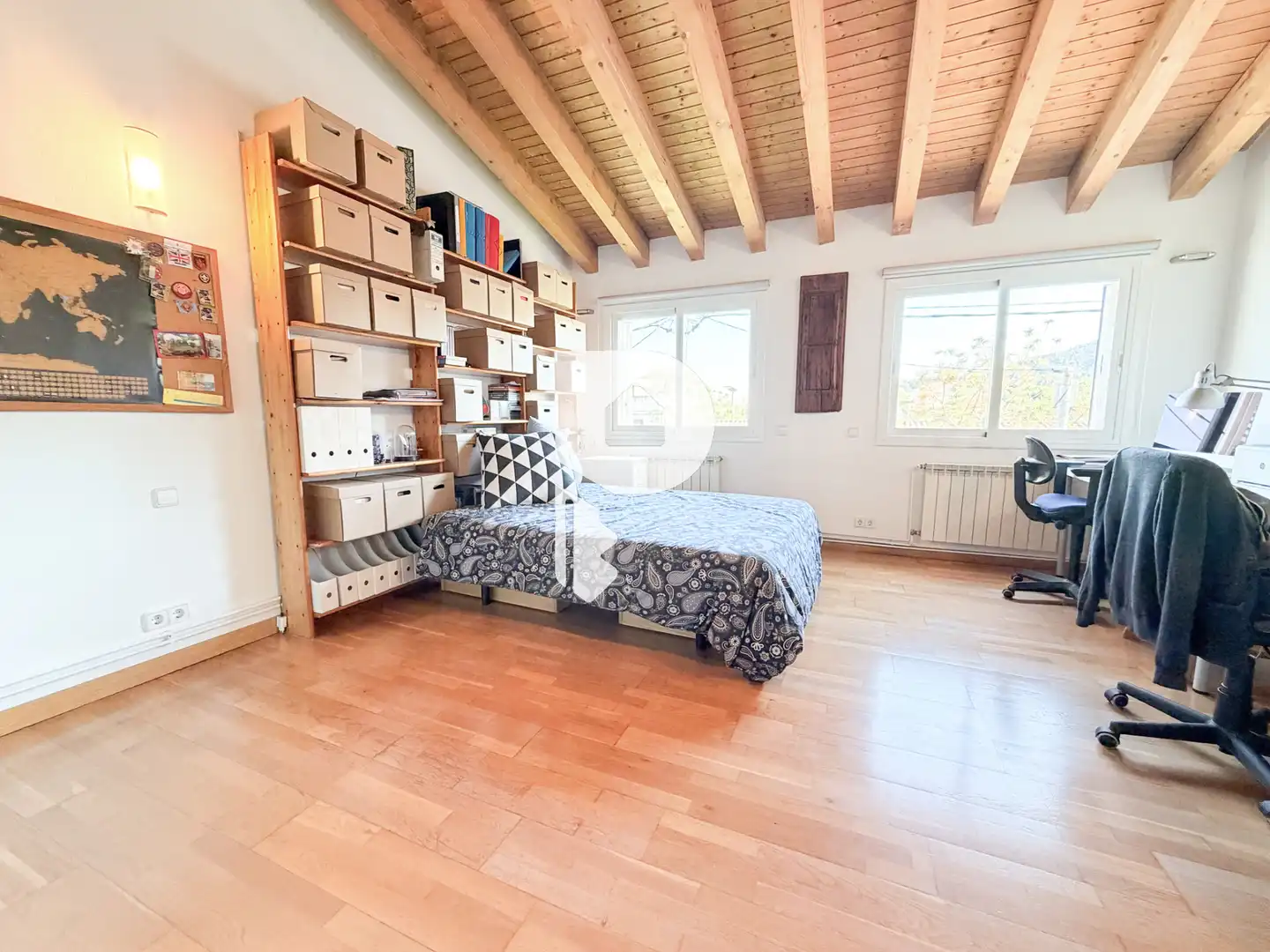Habitación de Casa adosada en venta en Sant Vicenç Dels Horts con Aire acondicionado, Calefacción y Jardín privado