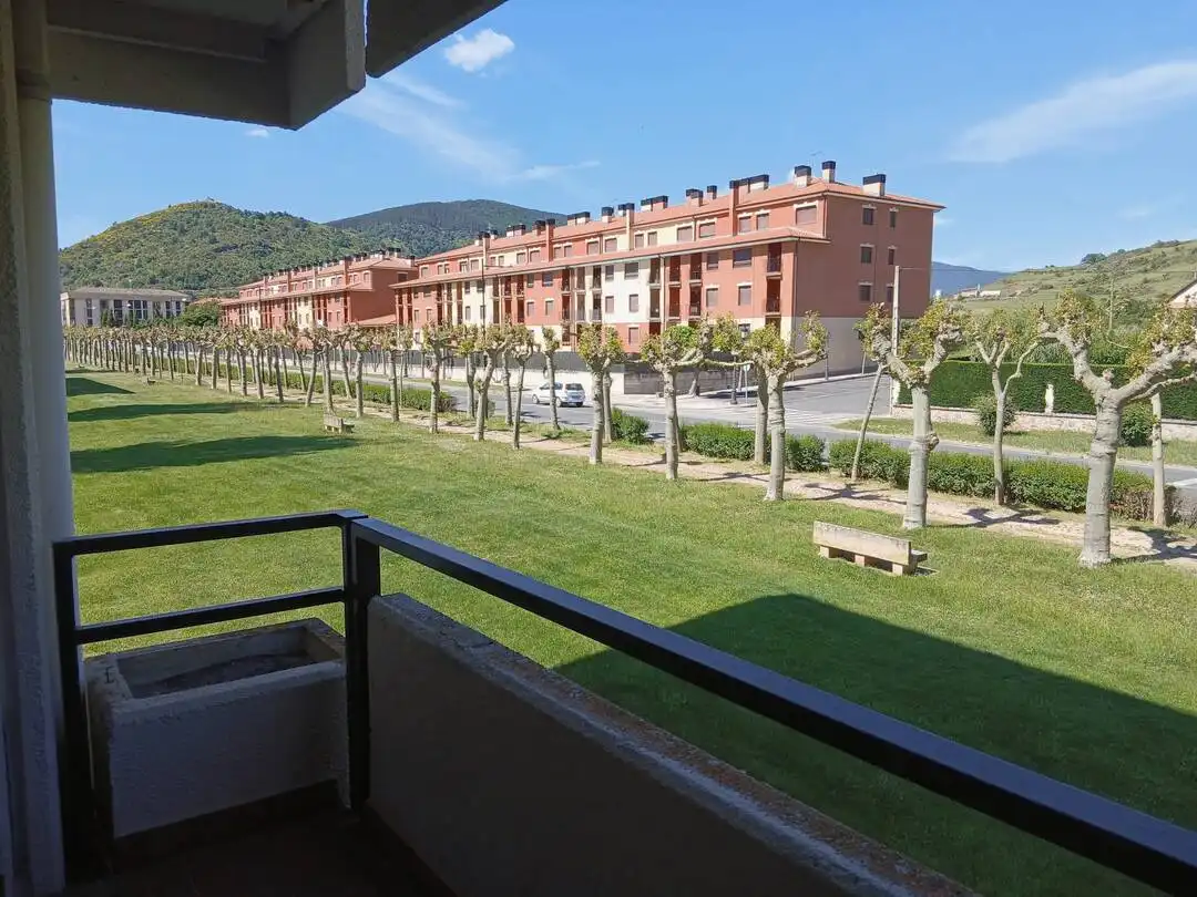 Außenansicht von Wohnung zum Verkauf in Ezcaray mit Heizung, Privatgarten und Terrasse