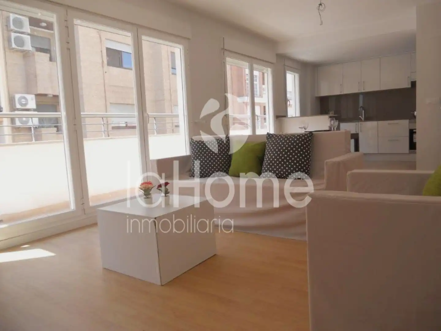 Sala de estar de Piso en venta en Paterna con Parquet, Terraza y Horno