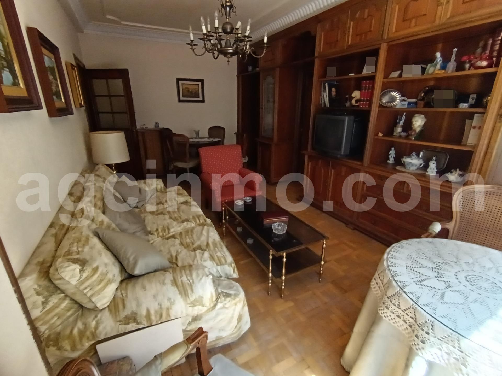 Sala d'estar de Pis en venda en Valladolid Capital amb Calefacció, Terrassa i Traster
