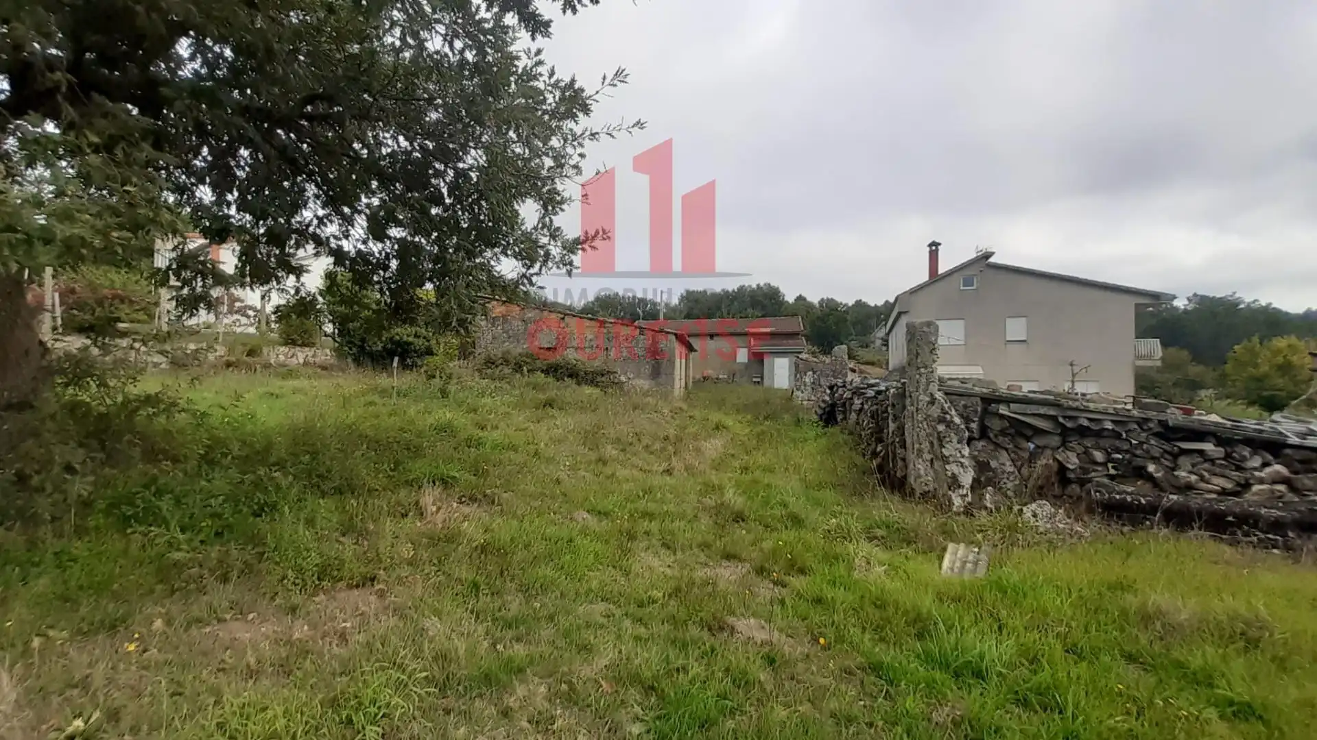 Casa con jardín en venta en Amoeiro, imagen 4