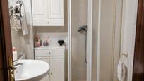 Bathroom of Flat for sale in  Sevilla Capital  with Air Conditioner, Heating and Parquet flooring