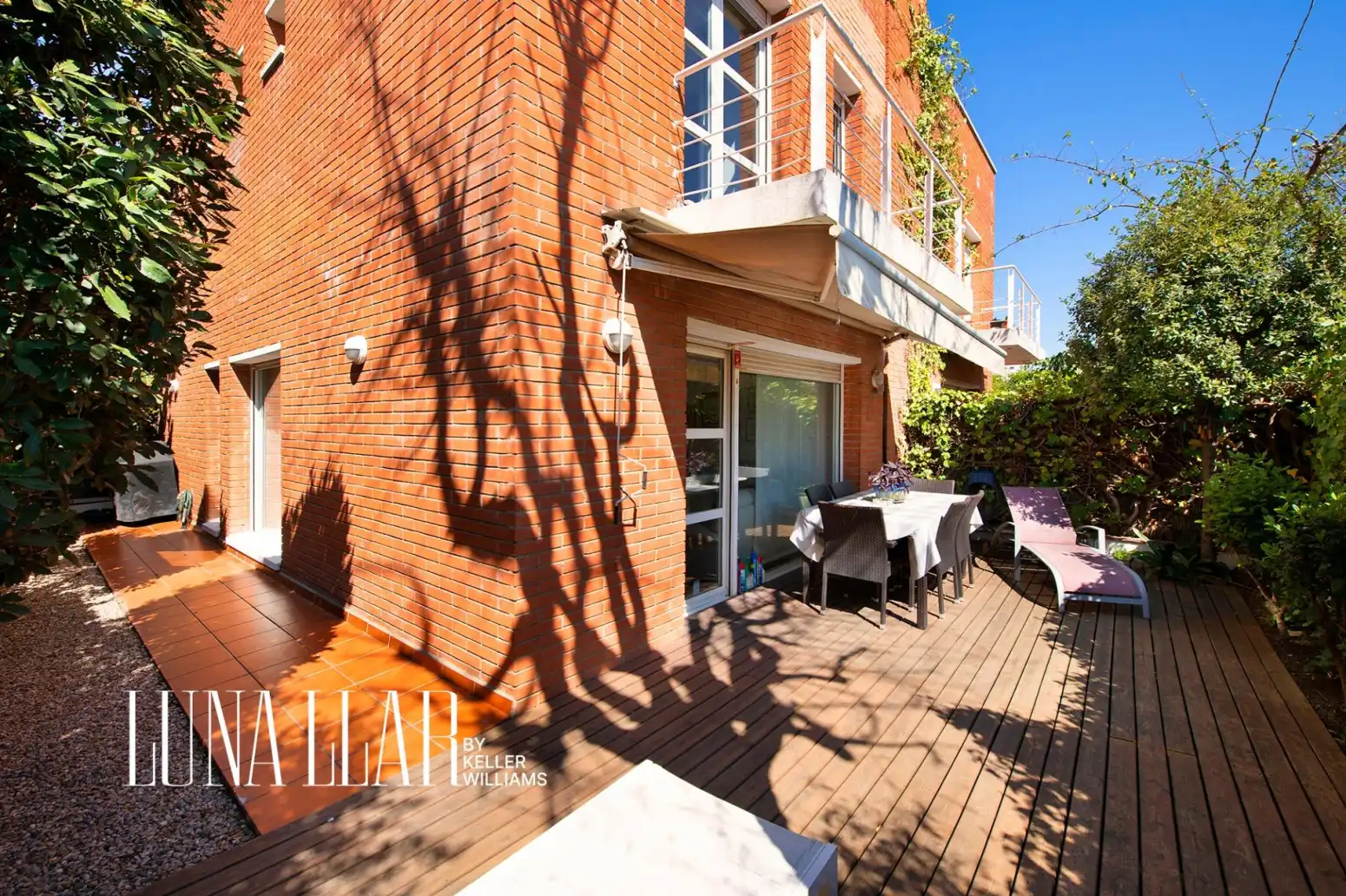 Terrasse von Einfamilien-Reihenhaus zum Verkauf in Sant Joan Despí mit Heizung und Parkett