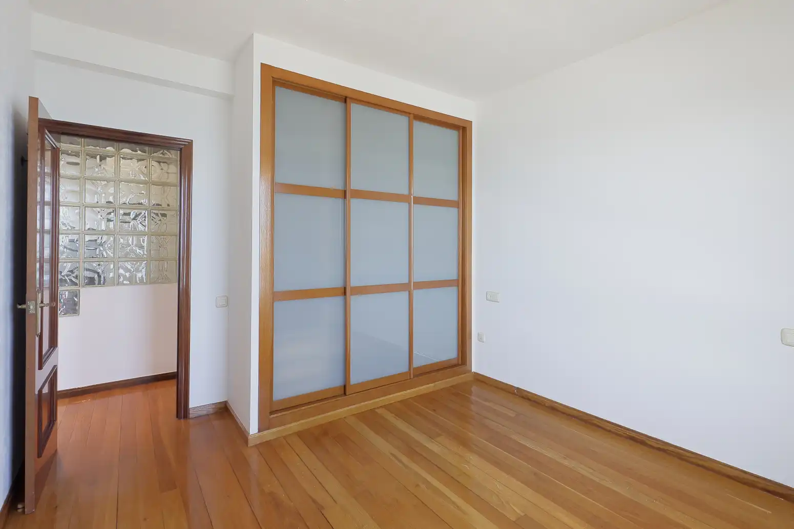 Dormitori de Àtic en venda en Gijón  amb Calefacció, Parquet i Terrassa