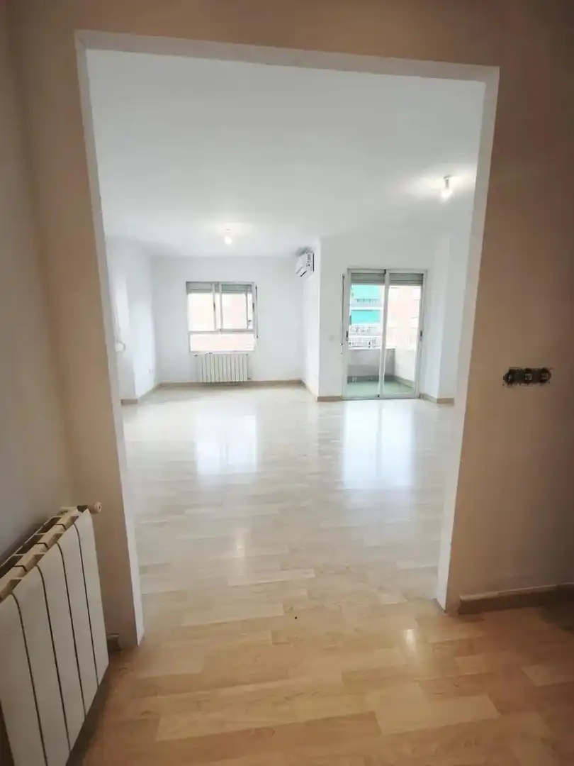 Flat for sale in Calle ENRIC VALOR, País Valencià