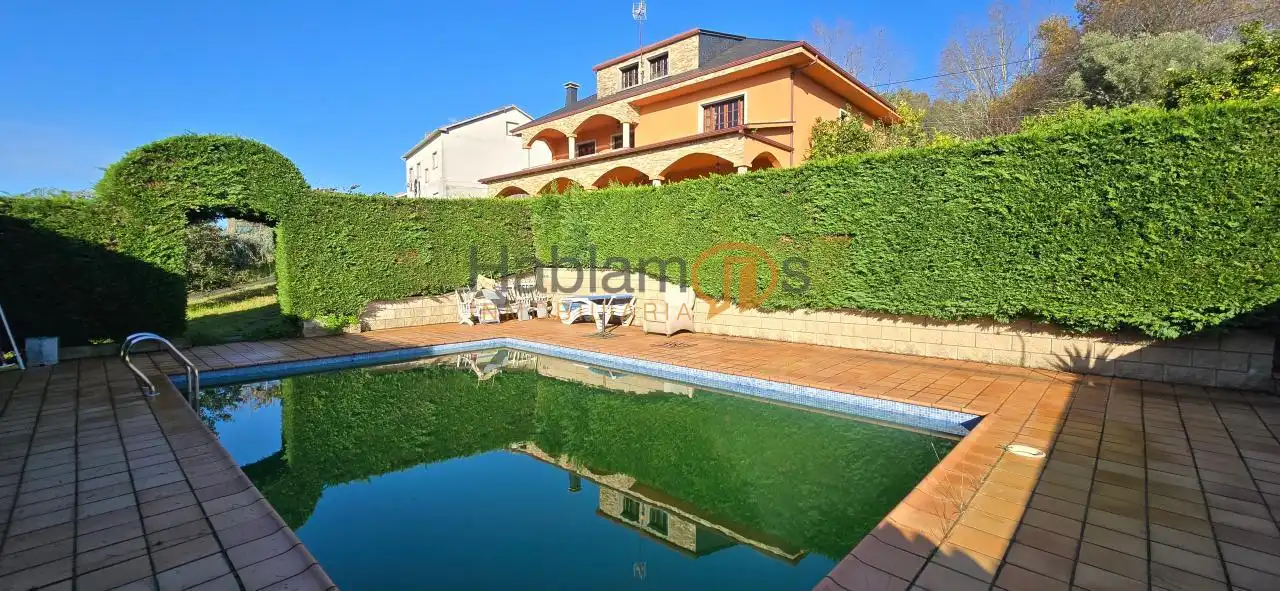Jardí de Casa o xalet en venda en Vilagarcía de Arousa amb Calefacció, Jardí privat i Terrassa