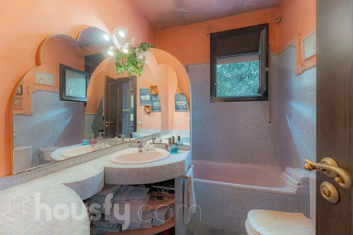 Bany de Casa o xalet en venda en Vallirana, Barcelona