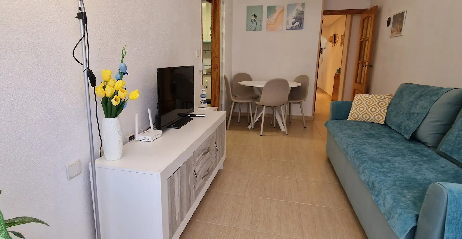 Sala d'estar de Apartament de lloguer en Guardamar del Segura amb Aire condicionat, Calefacció i Moblat