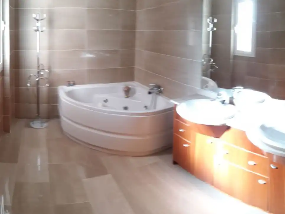 Bany de Casa o xalet de lloguer en Ponent