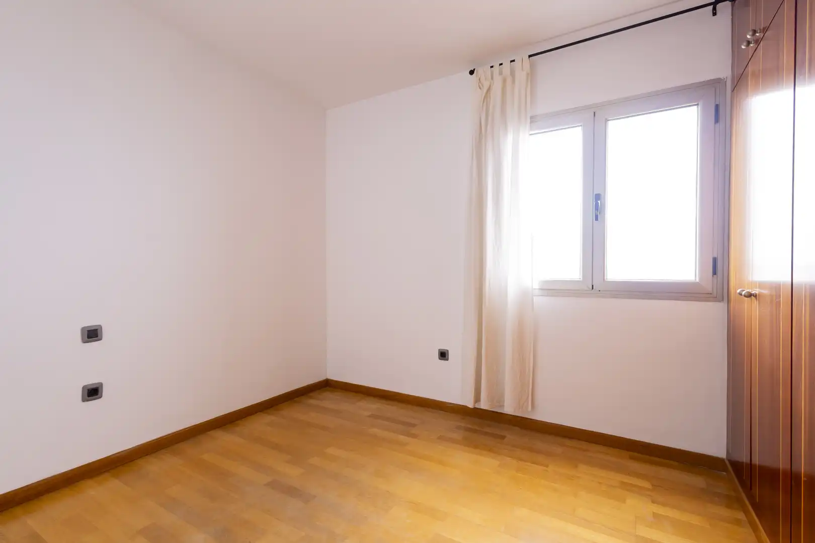 Habitación de Ático de alquiler en San Cristóbal de la Laguna con Terraza, Trastero y Balcón