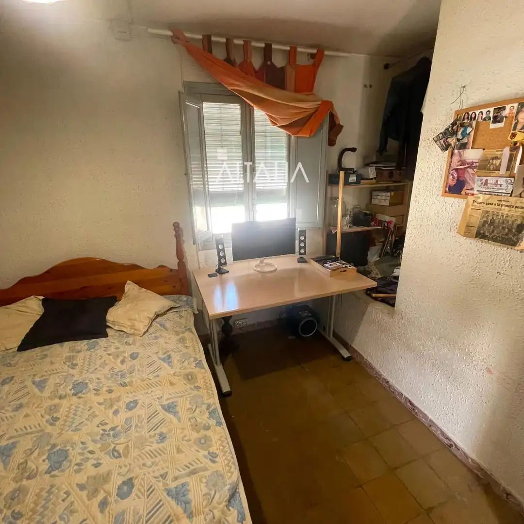 Dormitori de Casa adosada en venda en Cuenca amb Terrassa