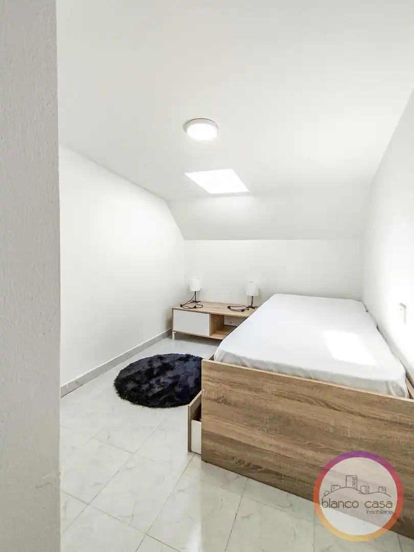 Schlafzimmer von Wohnung zur Miete in Fisterra mit Heizung und Möbliert