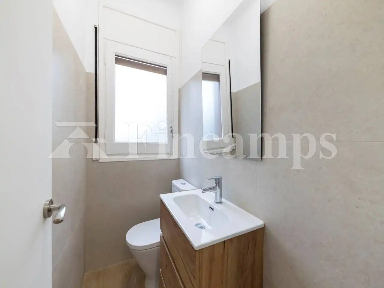 Bany de Casa o xalet en venda en Castellar del Vallès amb Jardí privat, Parquet i Terrassa