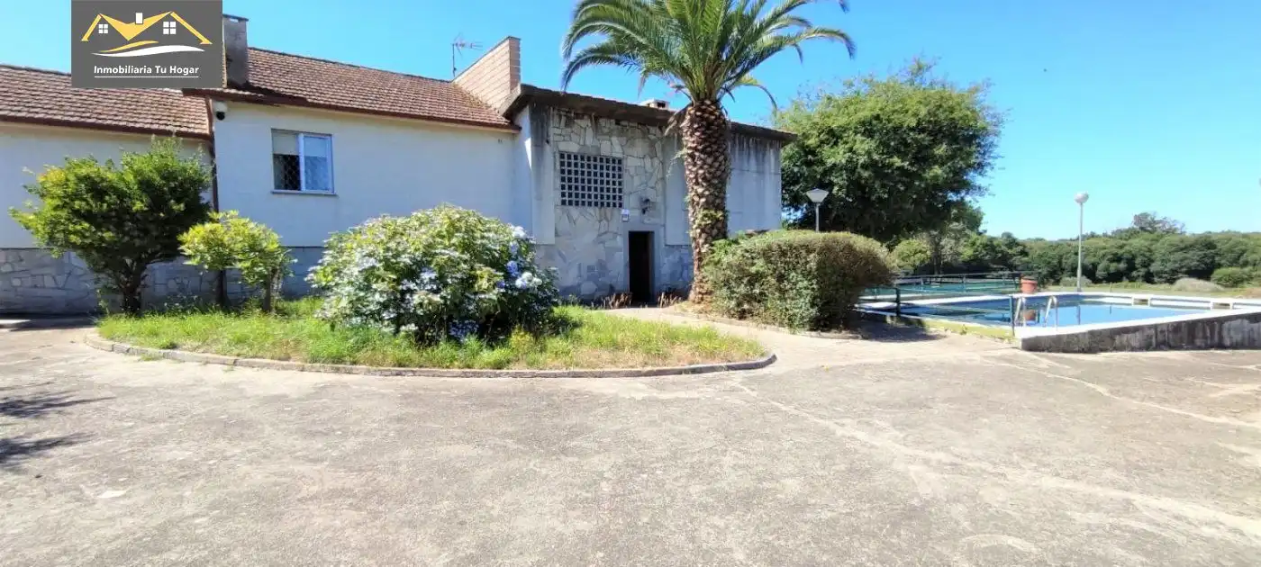 Casa con piscina en venta en Amoeiro, imagen 3