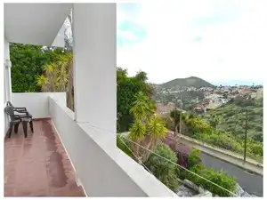 Vista exterior de Casa o xalet en venda en Las Palmas de Gran Canaria amb Jardí privat, Terrassa i Traster