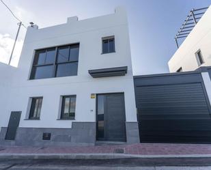 Exterior view of Single-family semi-detached for sale in San Miguel de Abona  with Air Conditioner, Private garden and Terrace