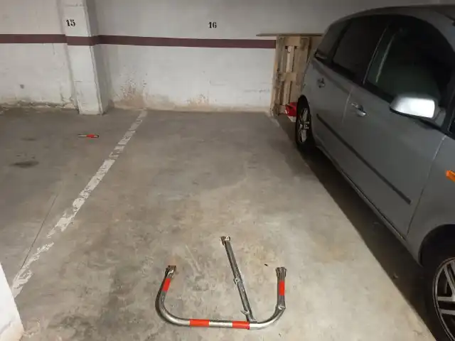 Parkplatz von Garage zum Verkauf in Esparreguera