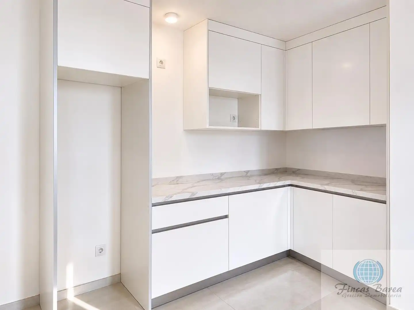 Kitchen of Flat for sale in Fuengirola  with Air Conditioner