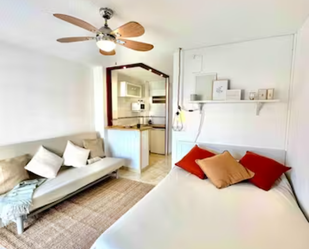 Dormitori de Apartament de lloguer en Benalmádena amb Aire condicionat i Terrassa