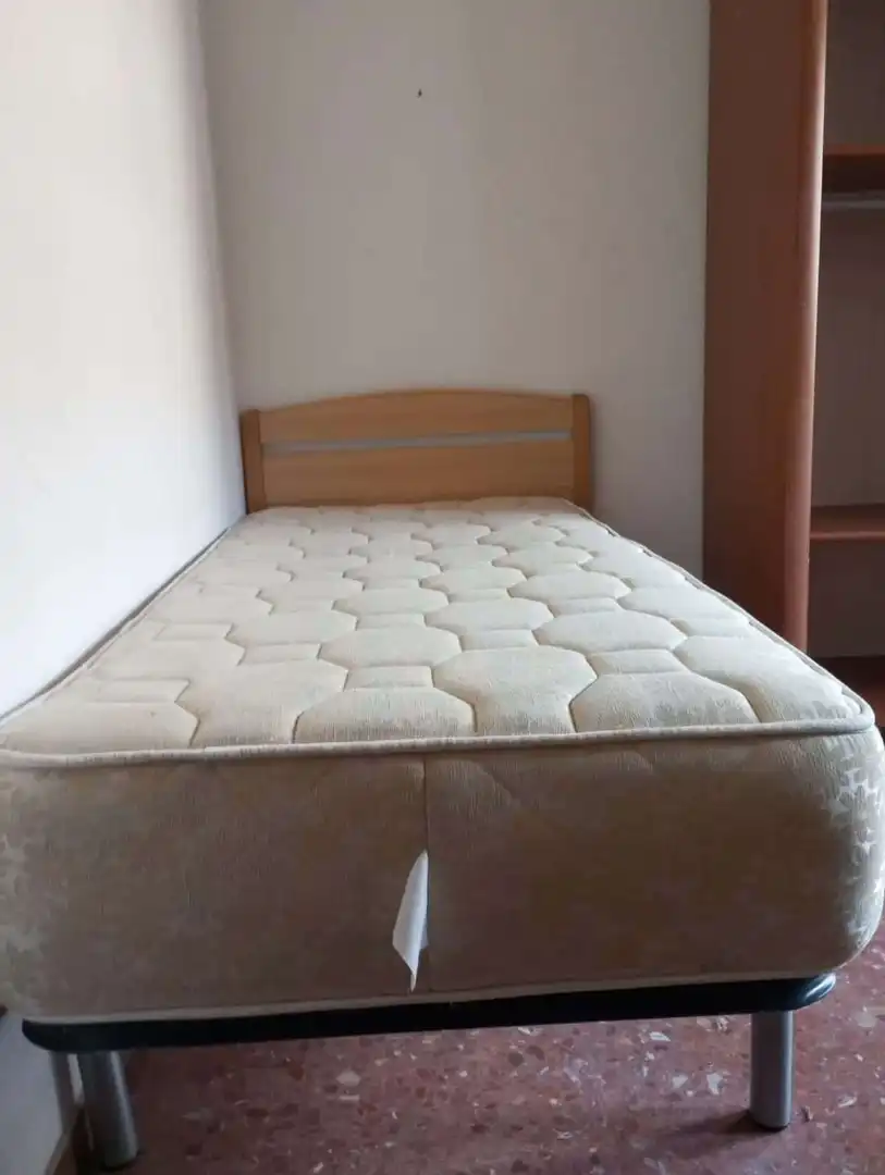 Bedroom of Flat for share in Zaragoza  with Air Conditioner, Terrace and Furnished