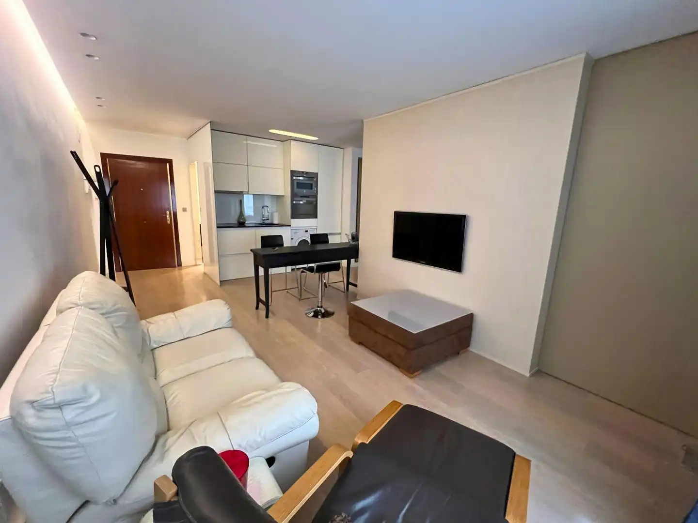 Appartamento con ascensore in affitto a Calle Clara del Rey, imagen 5