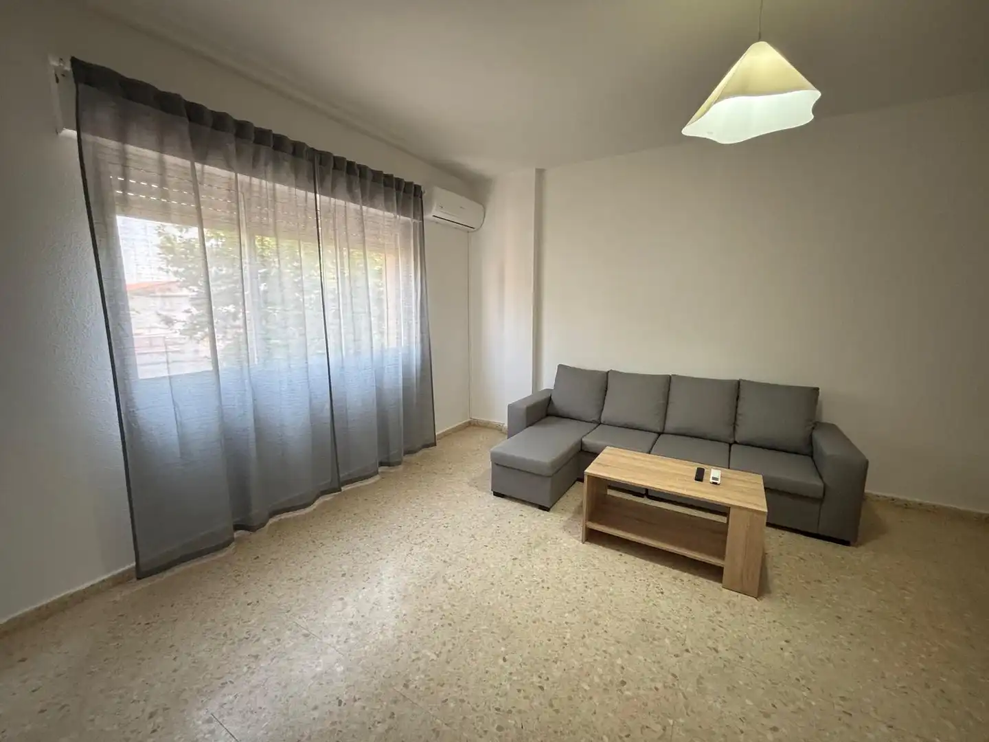 Sala d'estar de Pis de lloguer en Almendralejo amb Aire condicionat, Moblat i Forn