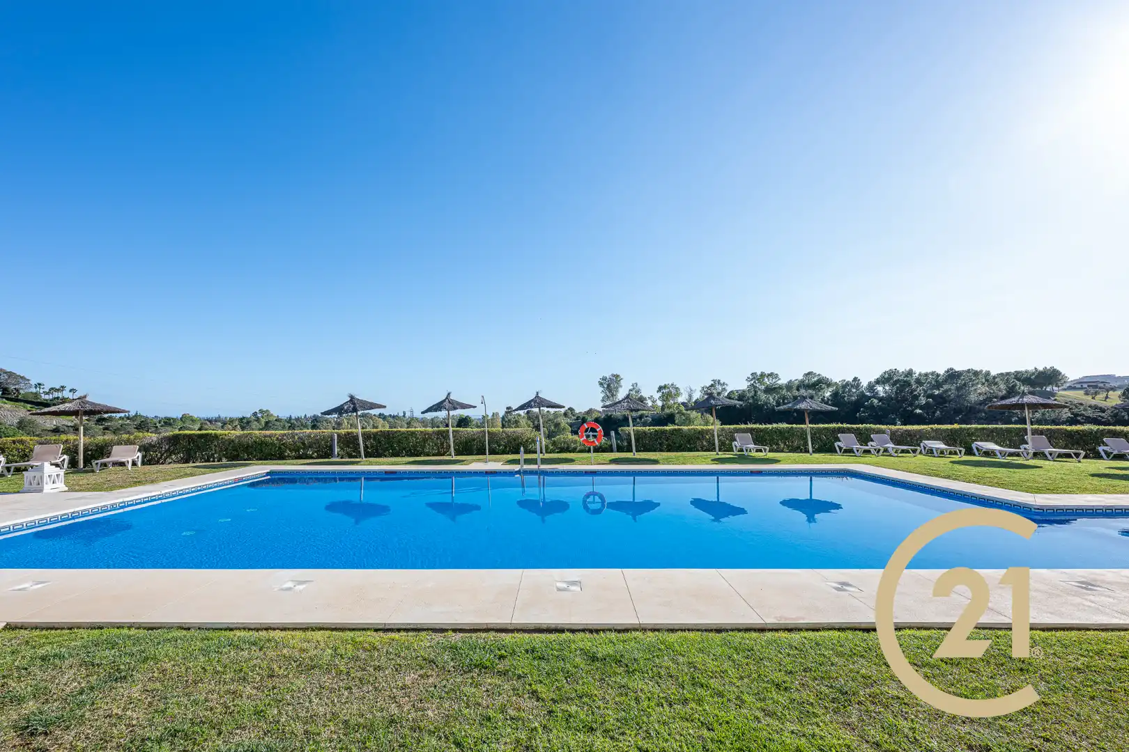 Piscina de Ático en venta en Benahavís con Aire acondicionado, Calefacción y Terraza