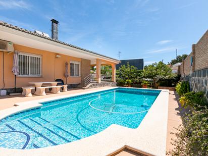 Piscina de Casa o xalet en venda en Torrent amb Aire condicionat, Calefacció i Jardí privat