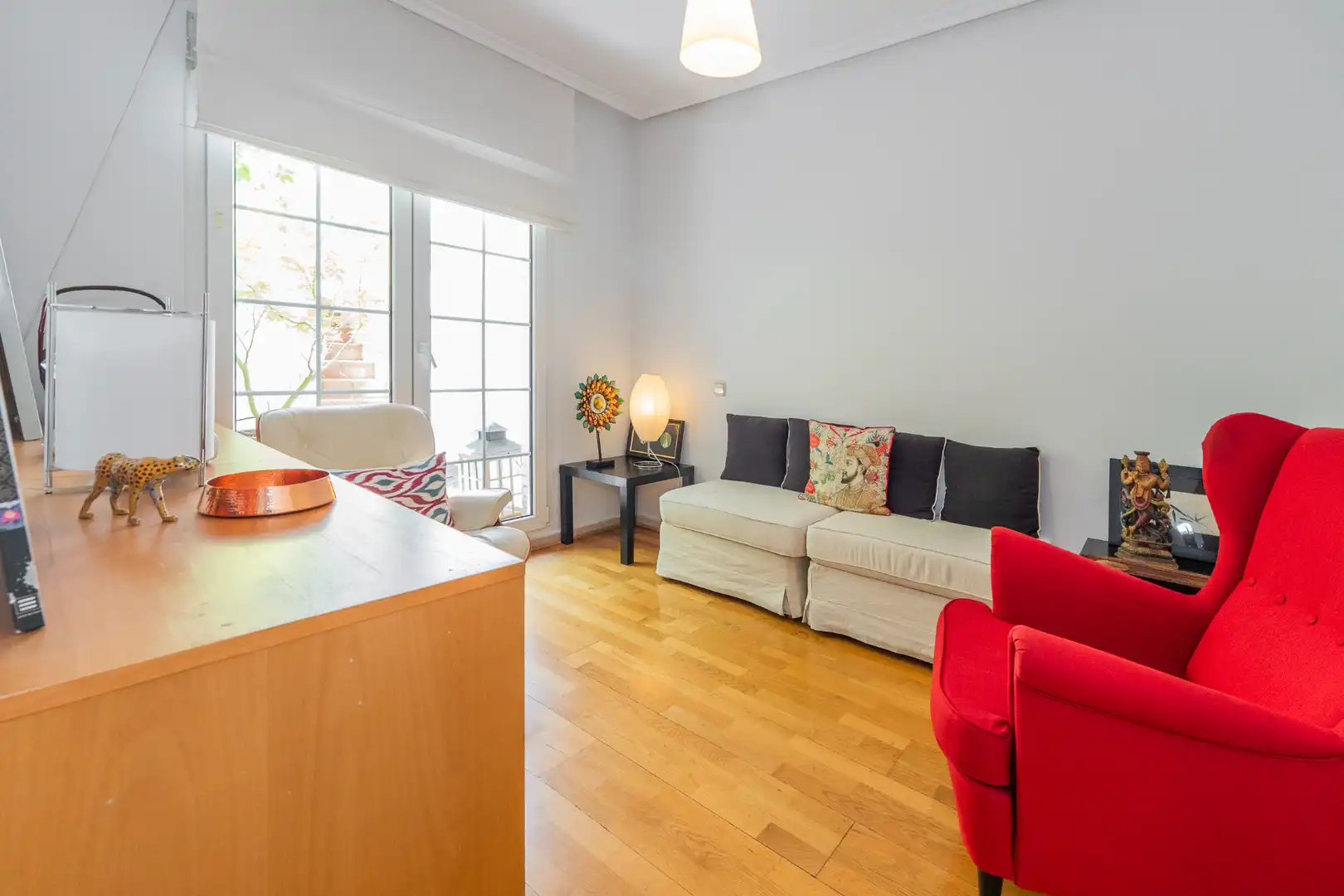 Sala d'estar de Casa adosada en venda en Las Rozas de Madrid amb Calefacció, Jardí privat i Piscina comunitària
