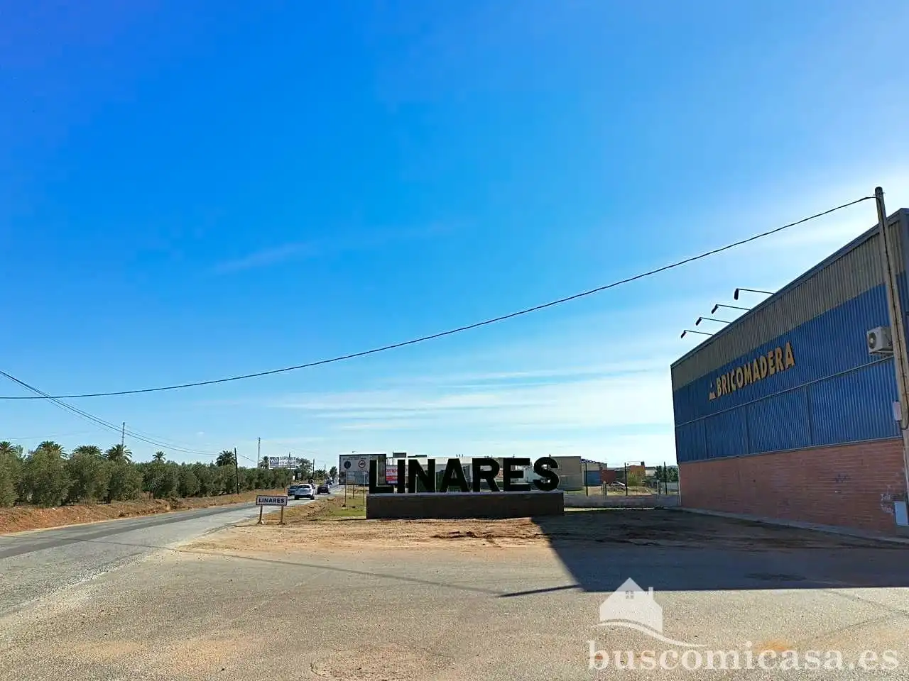 Außenansicht von Garage zur Miete in Linares