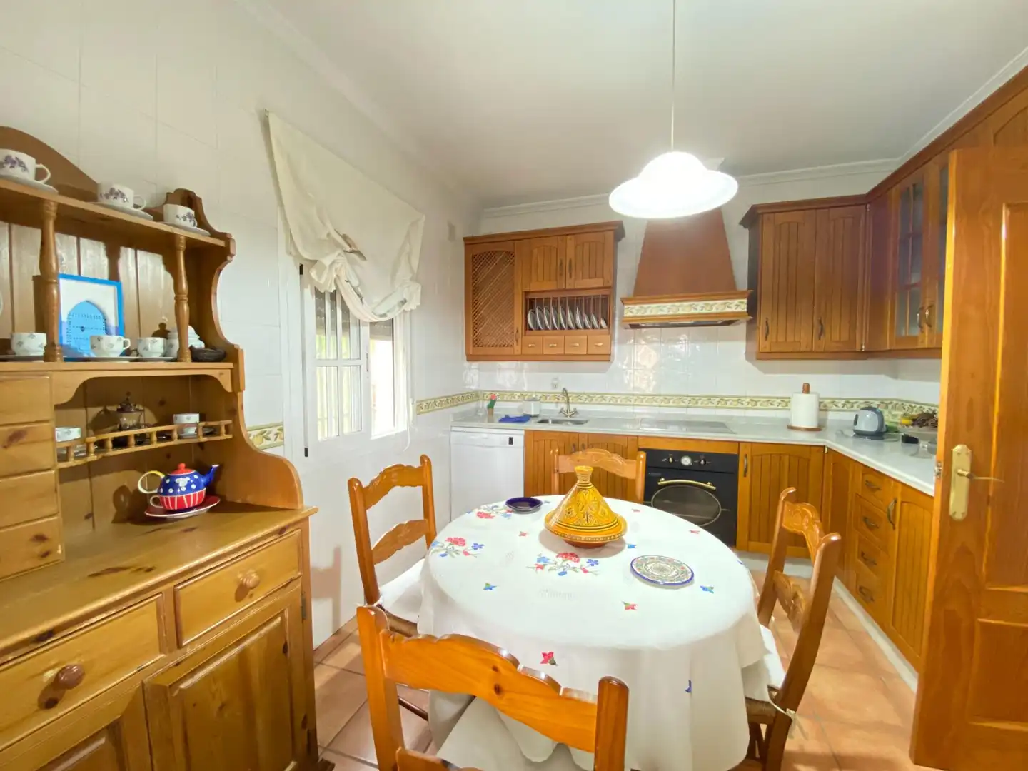 Kitchen of Houses for sale in Dos Hermanas  with Air Conditioner and Private garden