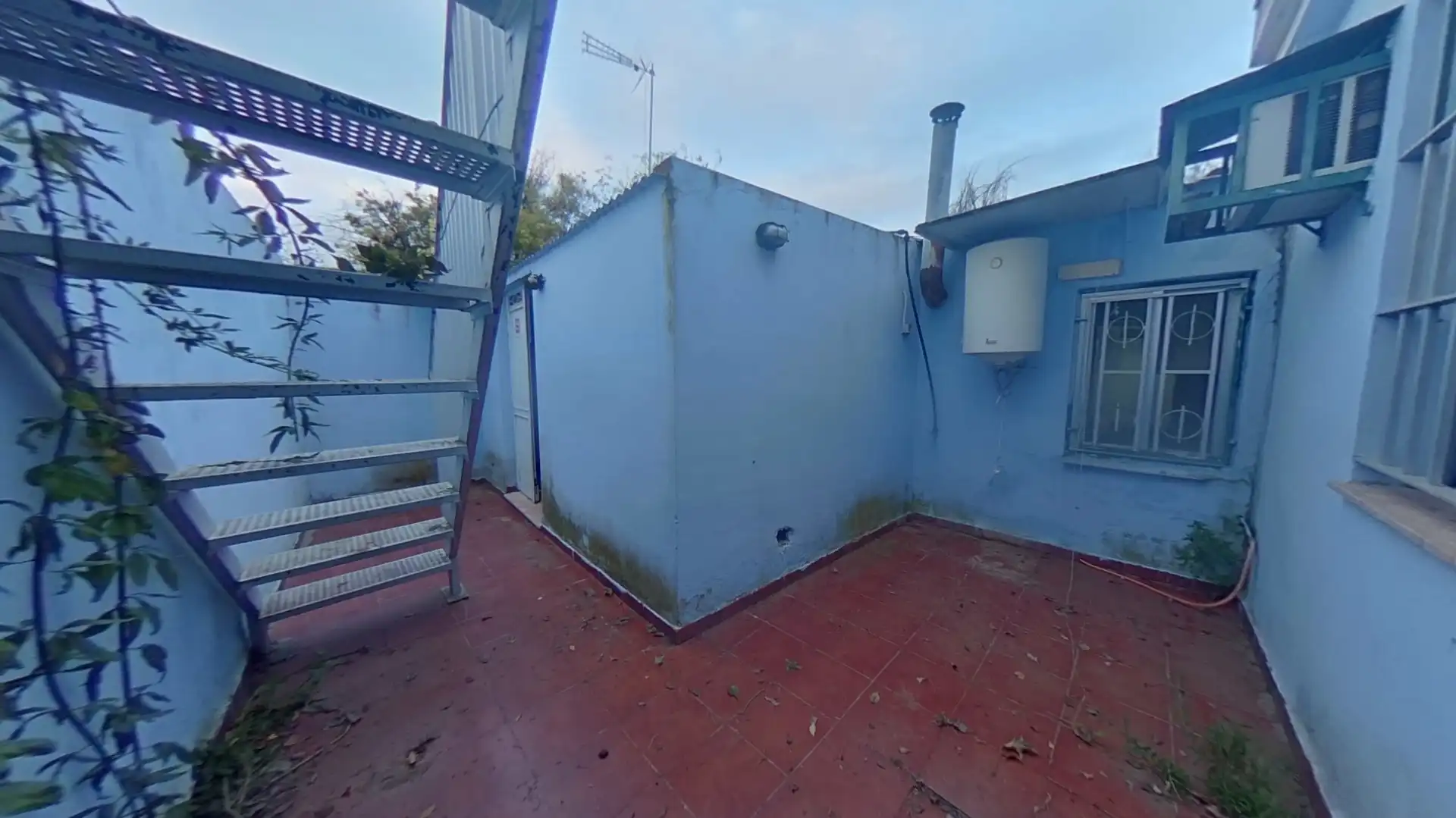 Vista exterior de Casa o chalet en venta en La Puebla del Río con Jardín privado y Terraza