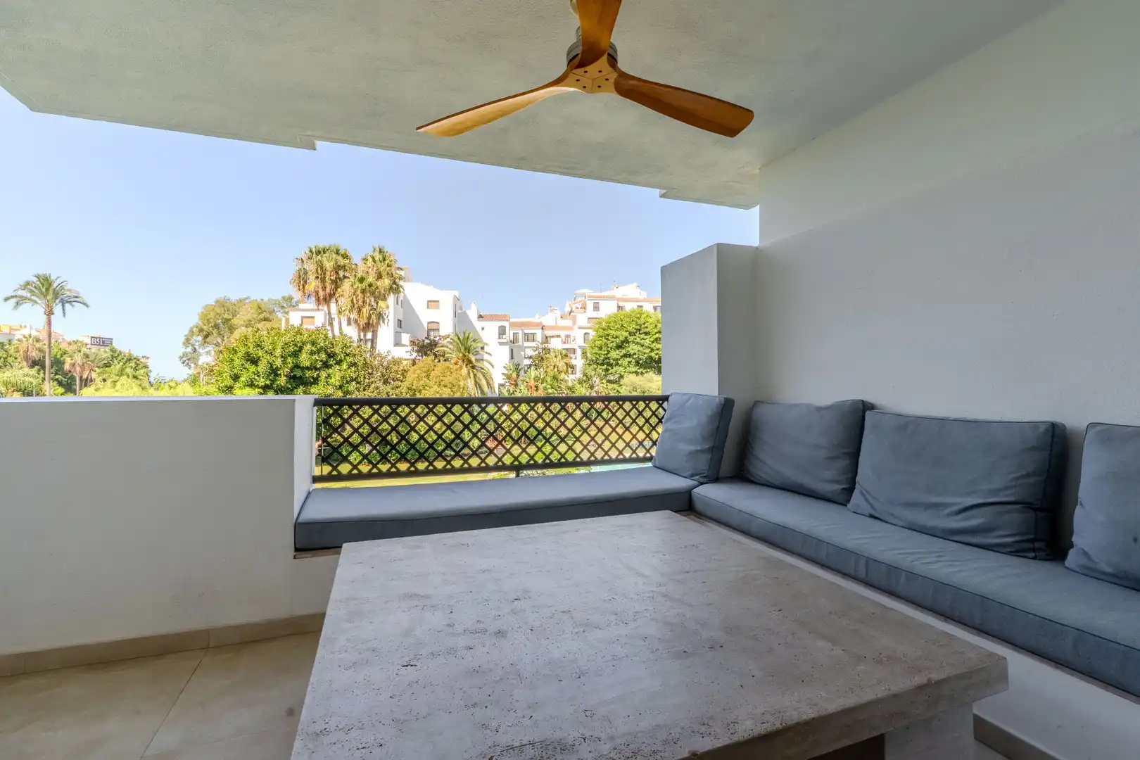 Apartament amb piscina en venda a Nueva Andalucía, imagen 24