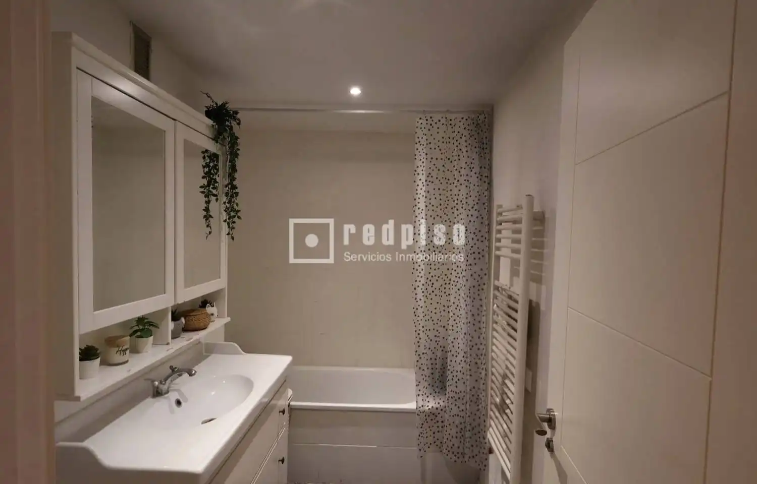 Bathroom of Flat for sale in Madrid  with Air Conditioner, Heating and Private garden