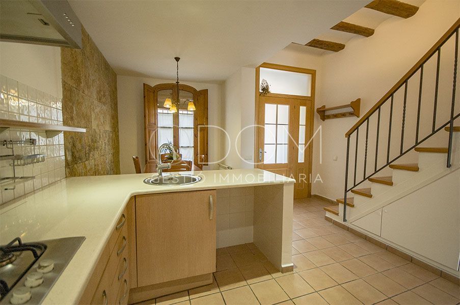 Cocina de Casa adosada en venta en Premià de Mar con Aire acondicionado, Calefacción y Jardín privado