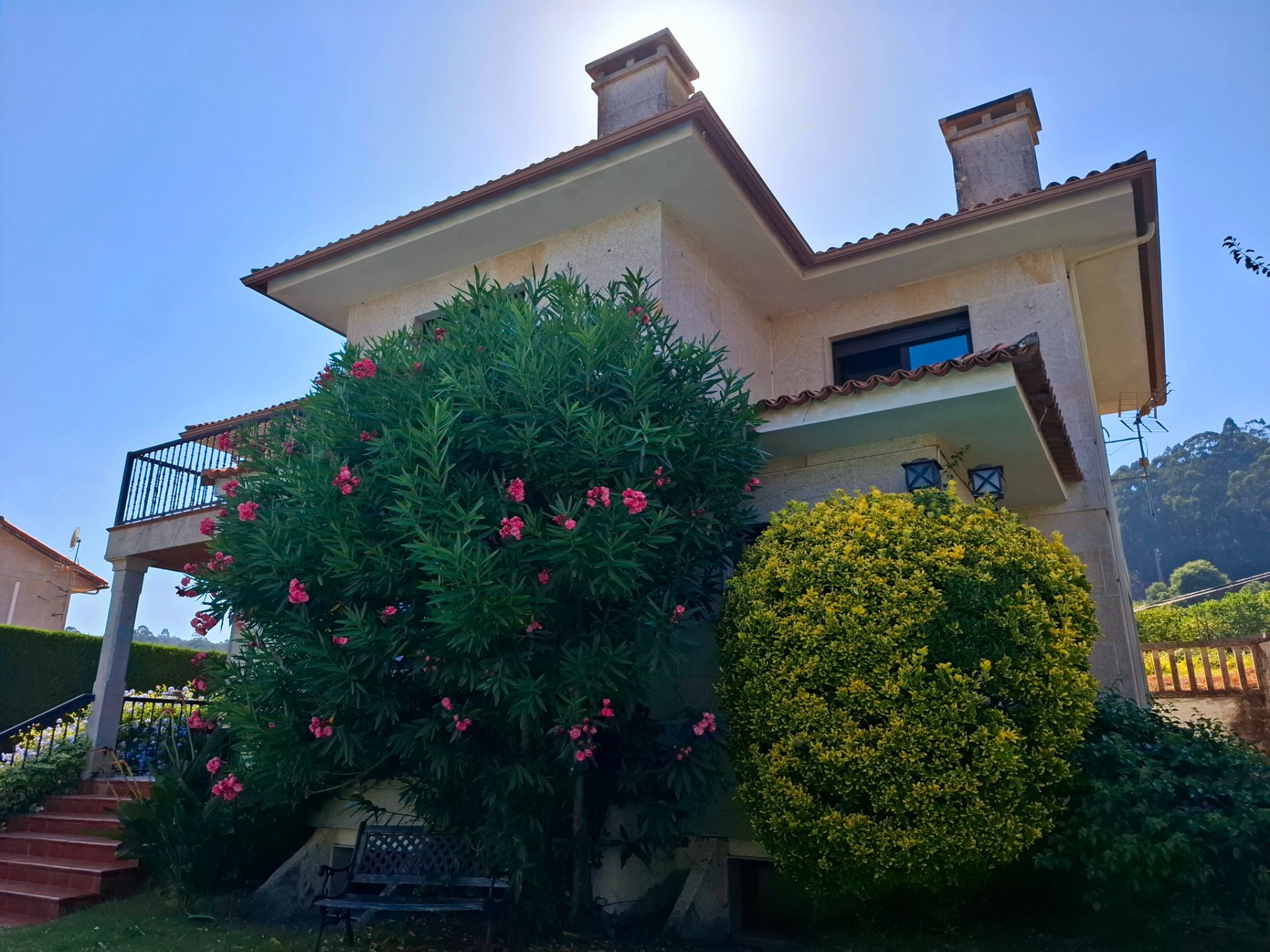 Vista exterior de Casa o xalet en venda en Tui amb Calefacció, Jardí privat i Terrassa