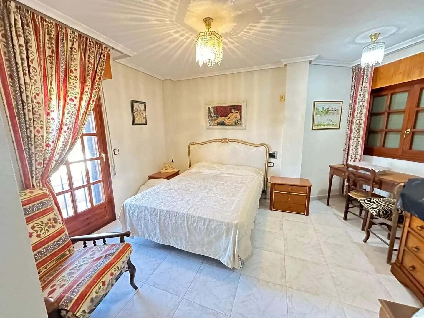 Dormitori de Casa o xalet en venda en Alicante / Alacant amb Jardí privat, Terrassa i Traster
